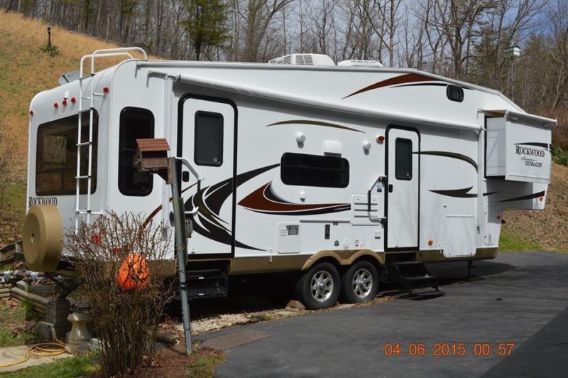 2012 8285WS Forest River Rockwood Signature Ultralite