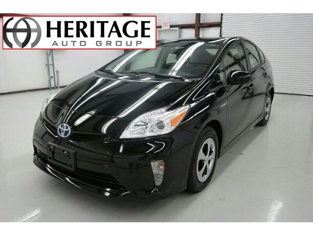 Toyota : Prius Two Two Hybrid-electric Hatchback 1.8L CD 6 Speakers AM/FM radio MP3 decoder