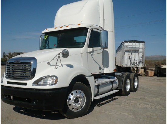 2007 FREIGHTLINER CL12064ST-COLUMBIA 120