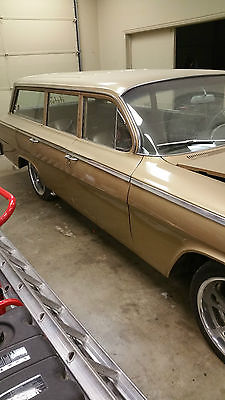 Chevrolet : Bel Air/150/210 4 Door Wagon Amazing 1962 Impala Wagon, ready for cruising to the beach or just around town.