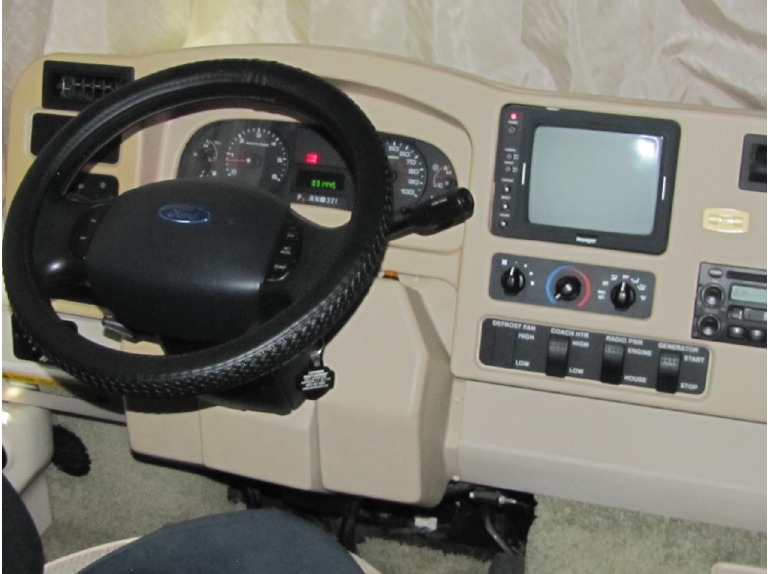 2006 Winnebago Voyage 33V