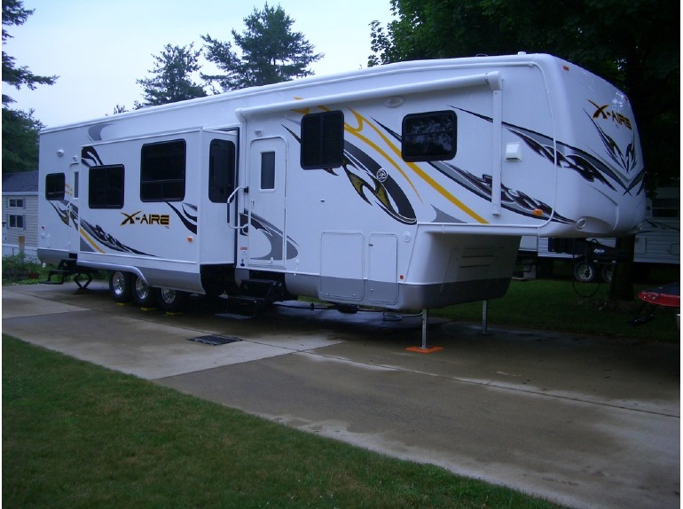2009 Newmar X-Aire