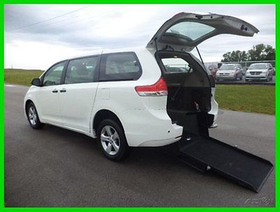 Toyota : Sienna V6 2011 v 6 used 3.5 l v 6 24 v automatic fwd wheelchair handicap ramp van rear entry