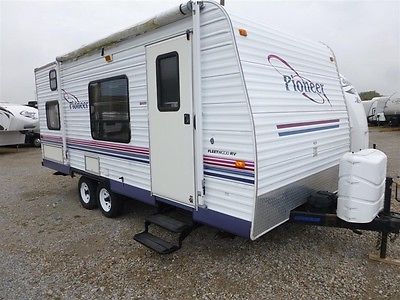 2004 Pioneer 18T6 Fleetwood 24' Travel Trailer with New Awning & New Cover.