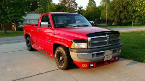 Dodge : Ram 1500 regular cab Dodge Ram 1500 v8 Magnum 1996 RARE Richard Petty Edition