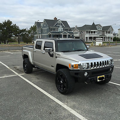 Hummer : H3T Base Excellent condition Hummer H3T 2009 Leather Sunroof Auto Extras Clean Carfax 69k