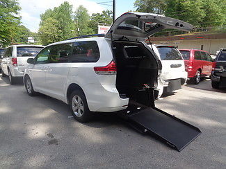 Toyota : Sienna LE handicap wheelchair van 2013 white le handicap wheelchair van rear entry