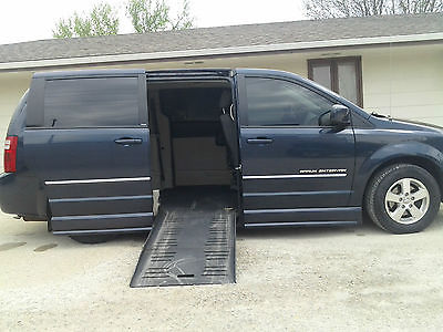 Dodge : Grand Caravan sxt MUST SELL!! 2008 dodge grand caravan handicap wheelchair van w remote start