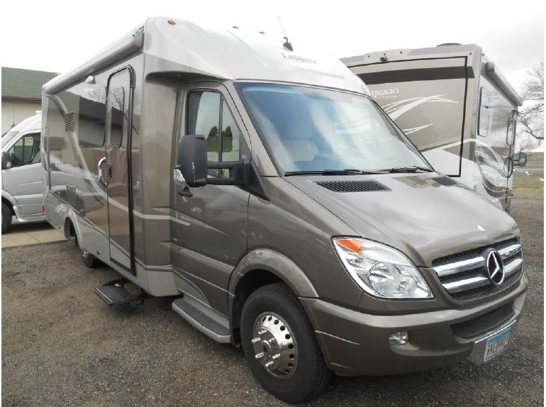 2012 Triple E Leisure Travel Vans Unity Murphy Bed