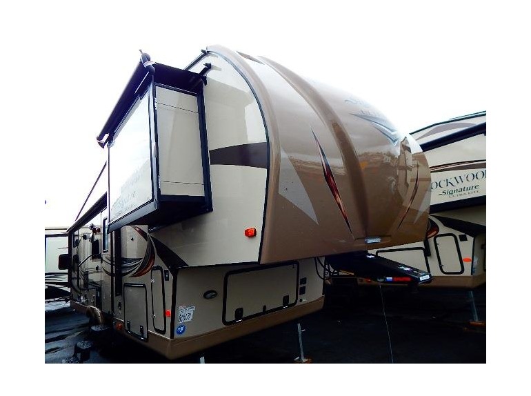 2016 Forest River Rockwood Signature Ultra Lite 8286WS