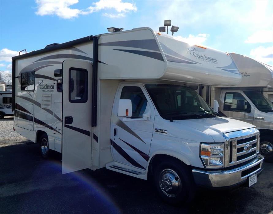 2016 Coachmen Freelander 21QB Corner Bed, Rear Bath