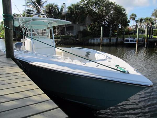 2001 Venture 34 Center Console