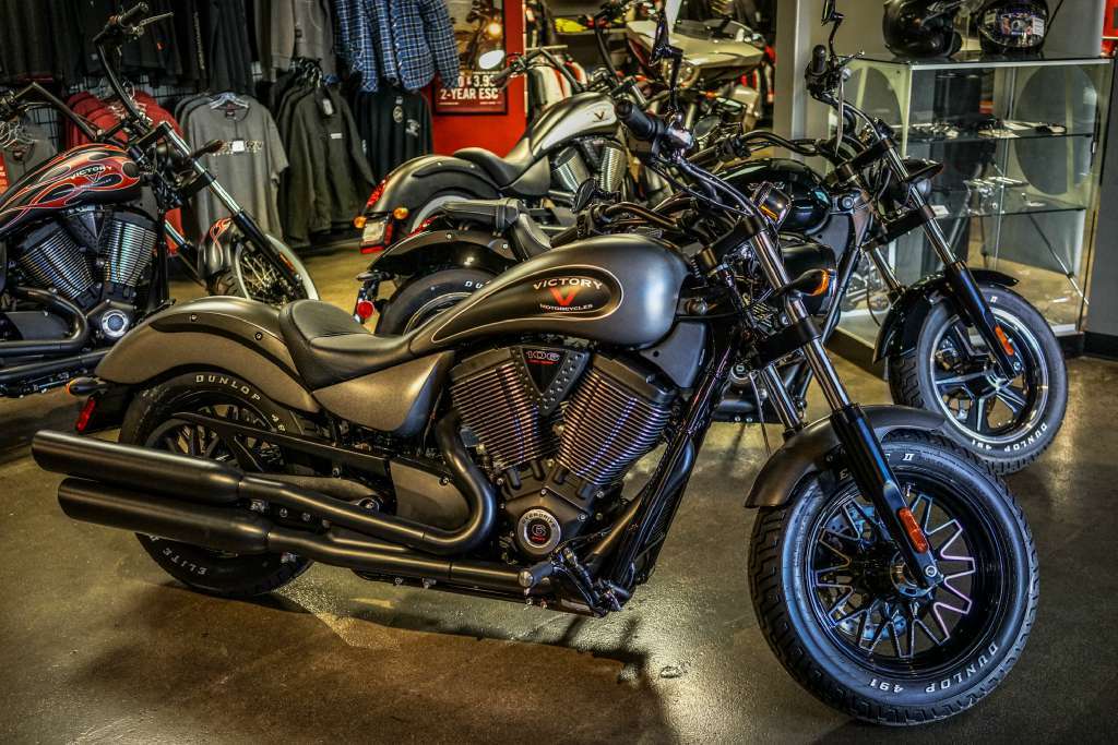 2016 Victory Gunner Suede Titanium Metallic