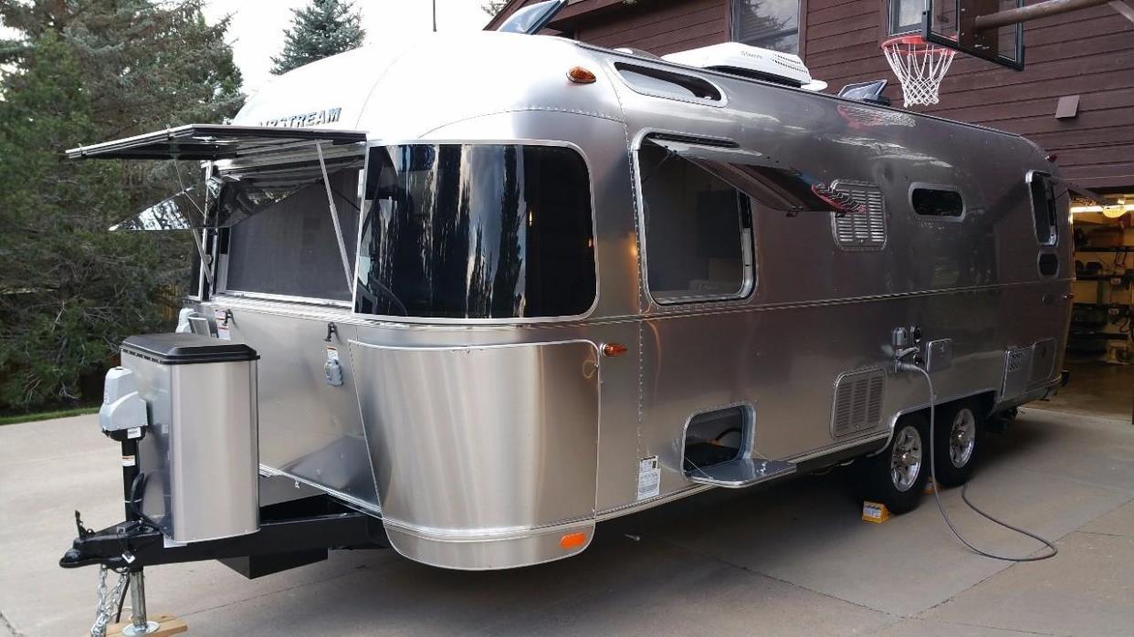 2017 Airstream FLYING CLOUD 25RB