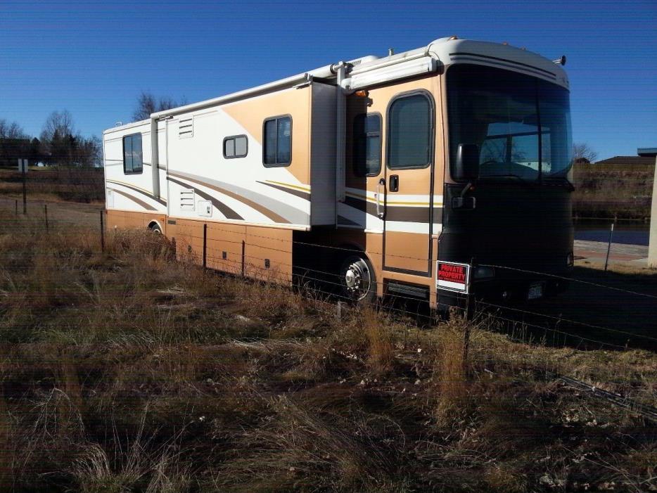 2004 Fleetwood BOUNDER 38N