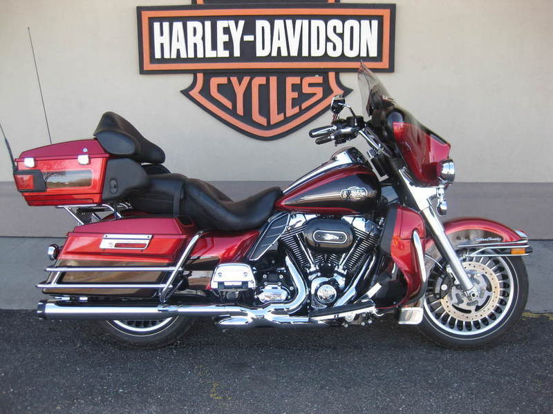 2012 Harley-Davidson FLHTCU - Electra Glide Ultra Classic