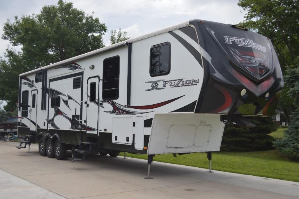 2012 Keystone Fuzion FZ412