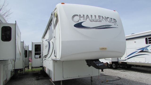 2005 Keystone Challenger 35 RLQ