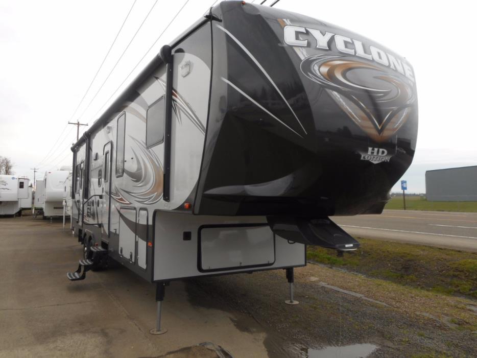 2014 Heartland CYCLONE 3010