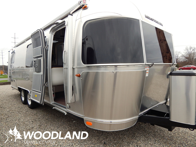 2017 Airstream International Serenity 28 Twin