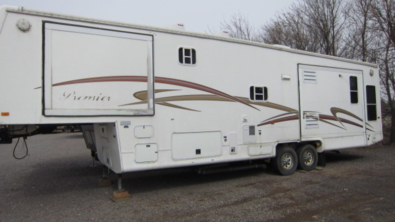 2003 Nuwa Hitchhiker 35FKTG