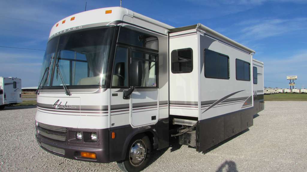 2001 Winnebago Adventurer 37G