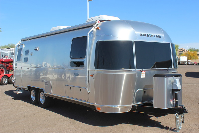 2017 Airstream Flying Cloud 27FB Twin