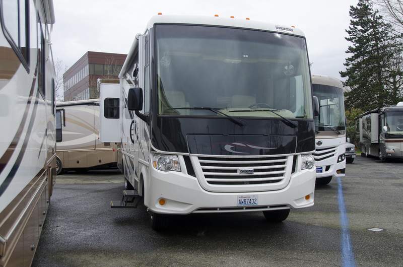 2013 Newmar Gas Bay Star Sport 2702