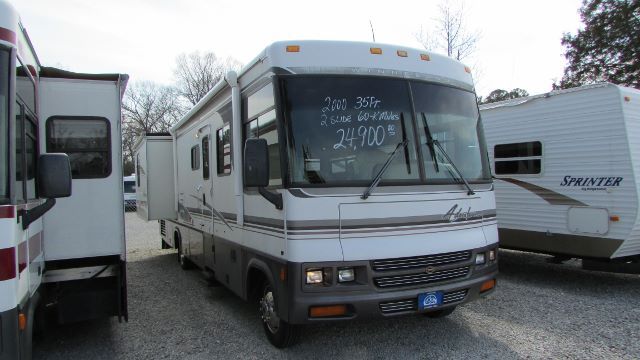 2000 Winnebago ADVENTURER 35U