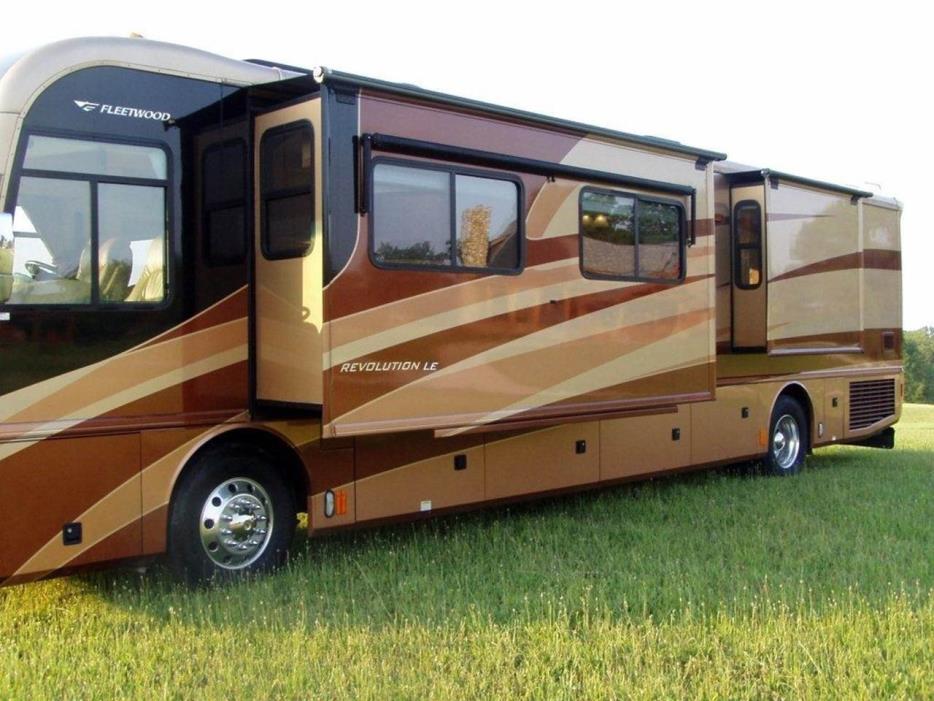 2006 Fleetwood REVOLUTION LE