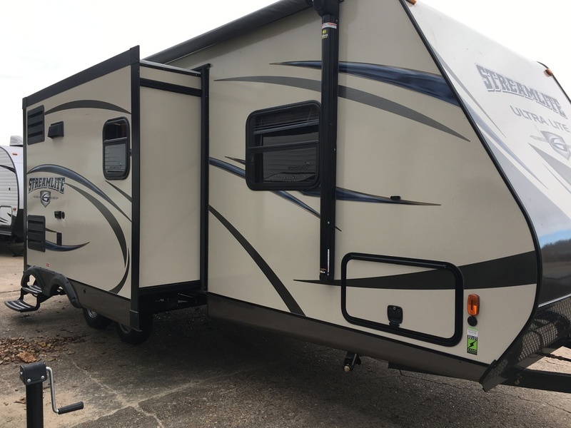 2017 Gulf Stream Streamlite Ultra Lite 23CBI