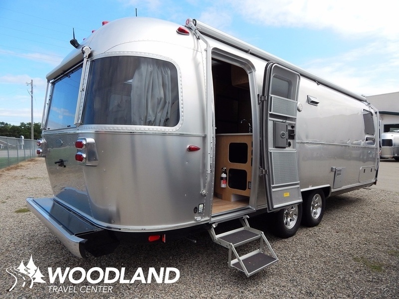 2017 Airstream Flying Cloud 27FB Twin