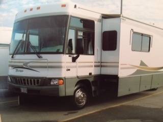 2005 Winnebago VOYAGE 38J