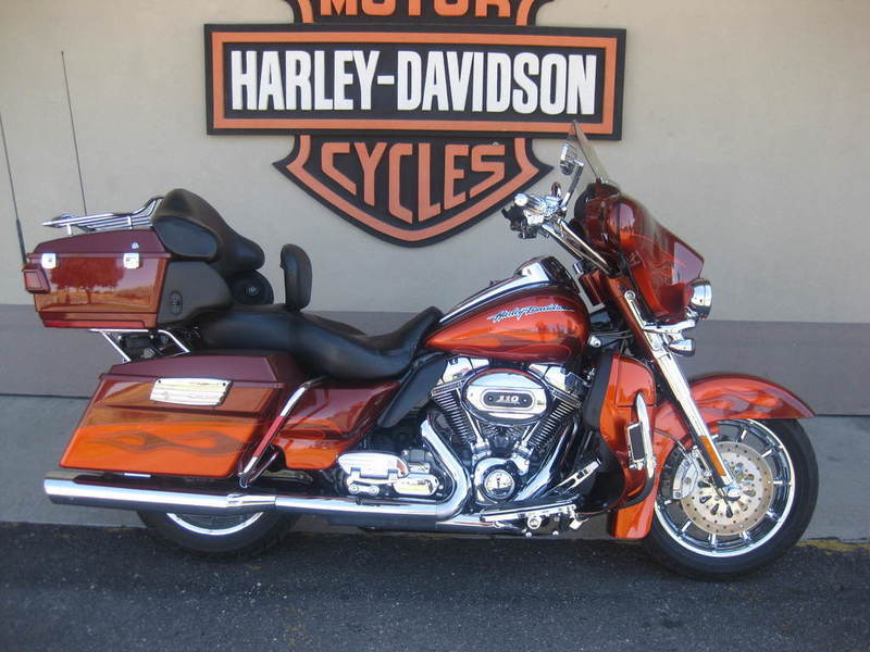 2010 Harley-Davidson FLHTCUSE5 - CVO Ultra Classic Electra Glide
