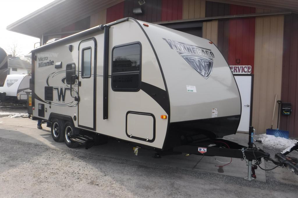 2017 Winnebago Micro Minnie 2106 FBS