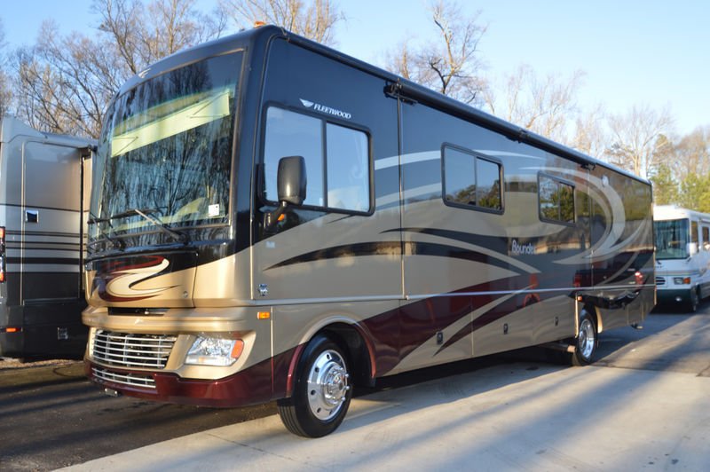 2013 Fleetwood Bounder 35K