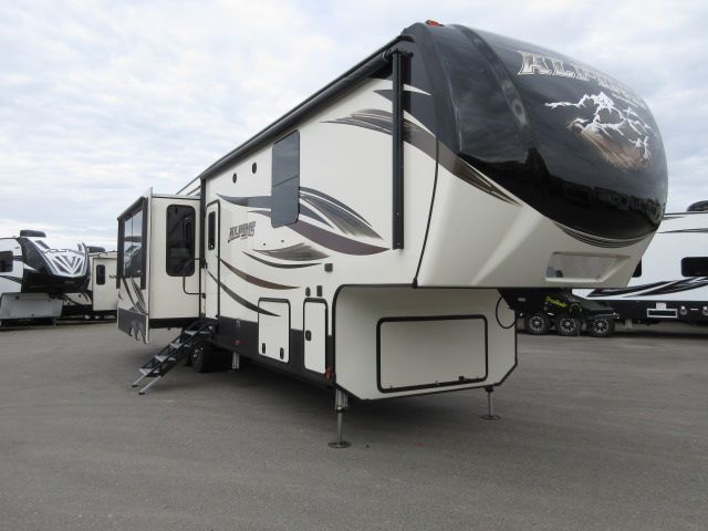 2017 Keystone ALPINE 3650RL IN COMMAND SMART AUTOMATION SYST/