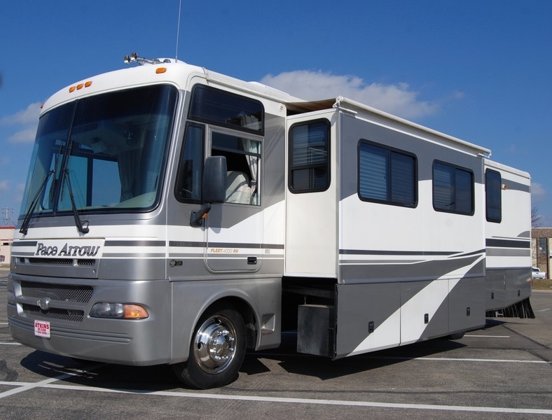 2003 Fleetwood Pace Arrow 35G