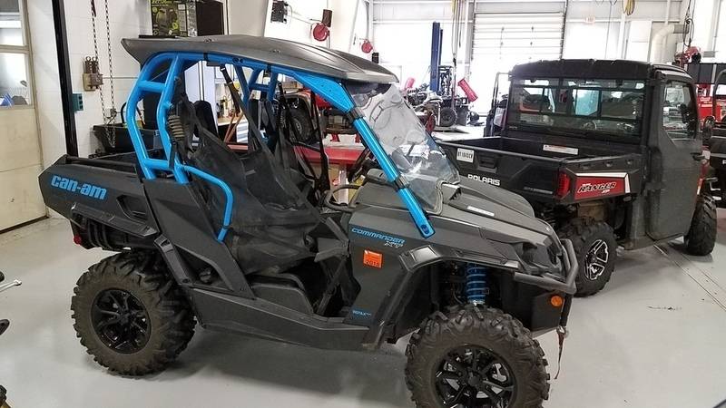 2016 Can-Am Commander XT 1000 Matte Black & Octane Blue