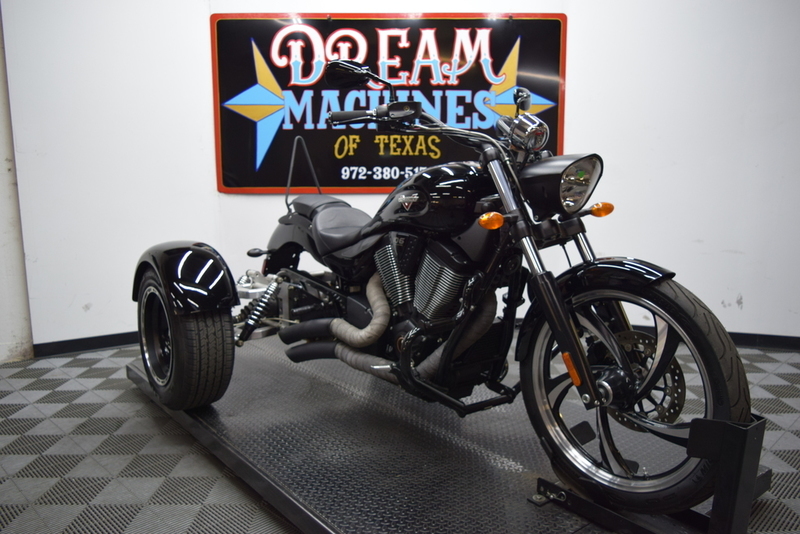 2014 Victory Vegas 8-Ball Gloss Black Trike