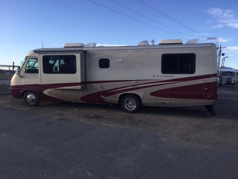 2004 Airstream LAND YACHT 30 SLIDE-OUT