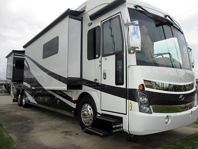 2017 American Coach American Dream 45a