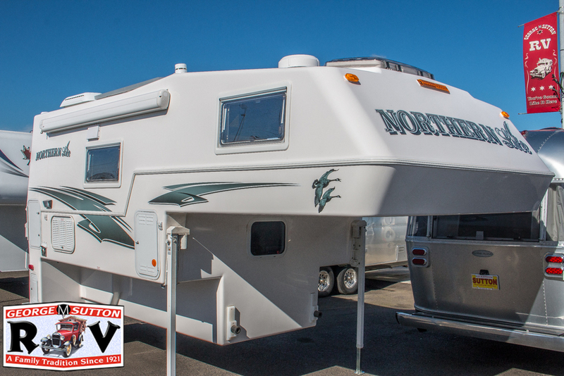 2017 Northern Lite Special Edition Series Campers 9-6 Q Classic
