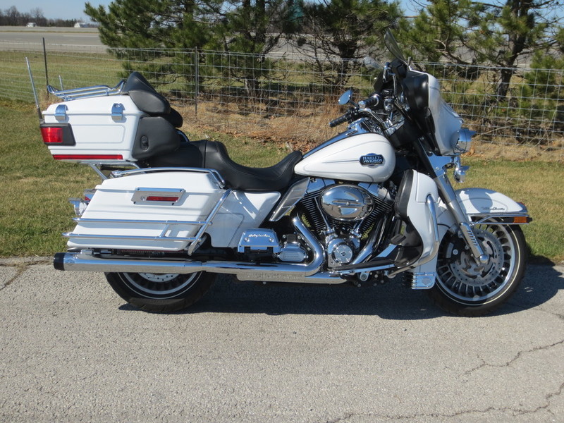 2012 Harley-Davidson FLHTCU - Electra Glide Ultra Classic