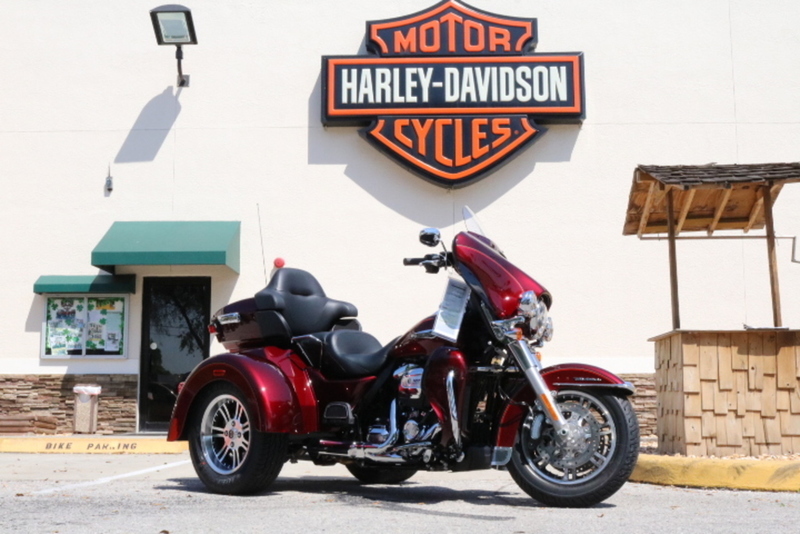 2017 Harley-Davidson FLHTCUTG - Tri Glide Ultra