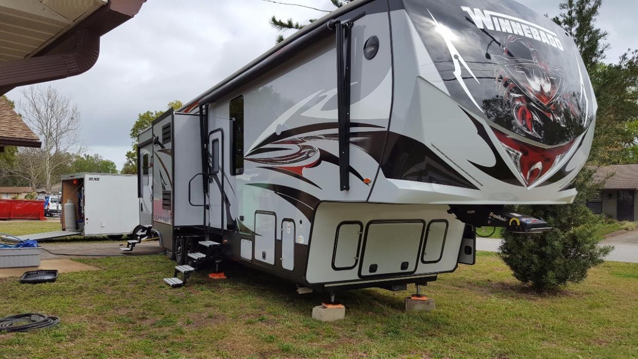 2017 Winnebago SCORPION 4013