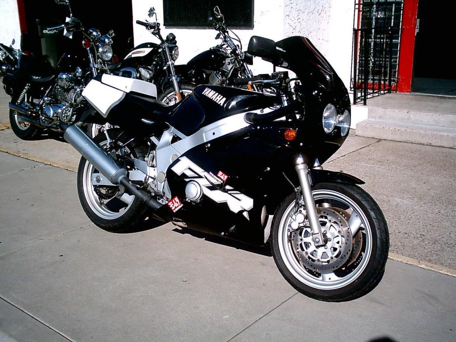 1998 Yamaha FZR600