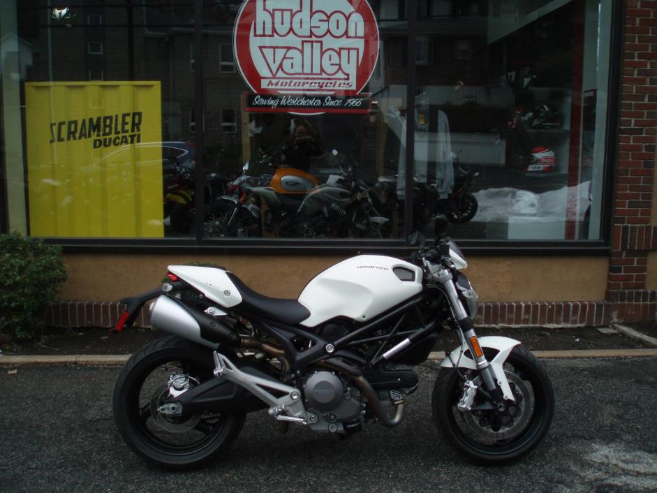 2011 Ducati Monster 696