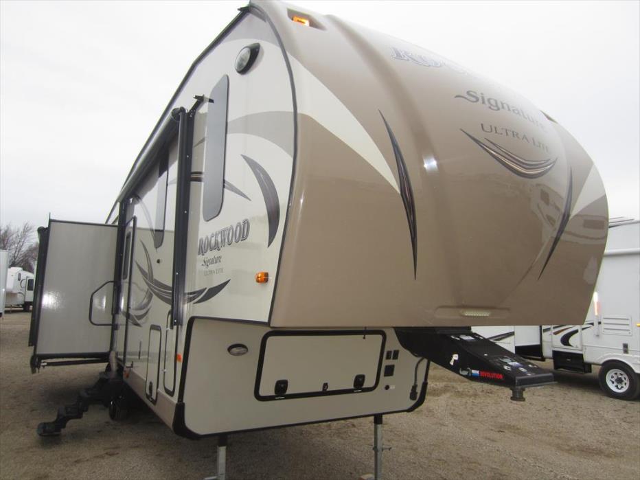 2016 Forest River Rockwood Signature Ultra Lite 8299BS