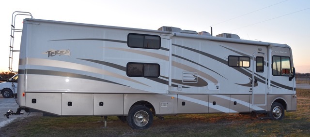 2008 Fleetwood TERRA 34B